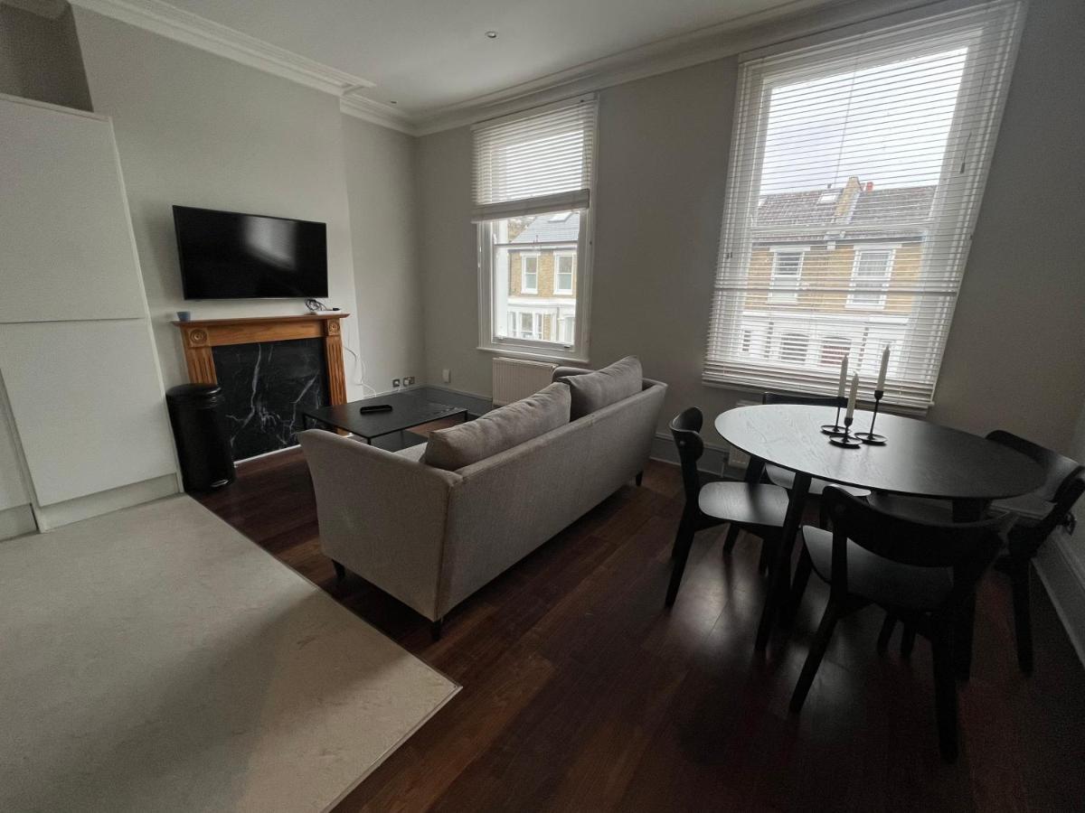 Lovely 2-Bedroom Victorian Flats 런던 외부 사진
