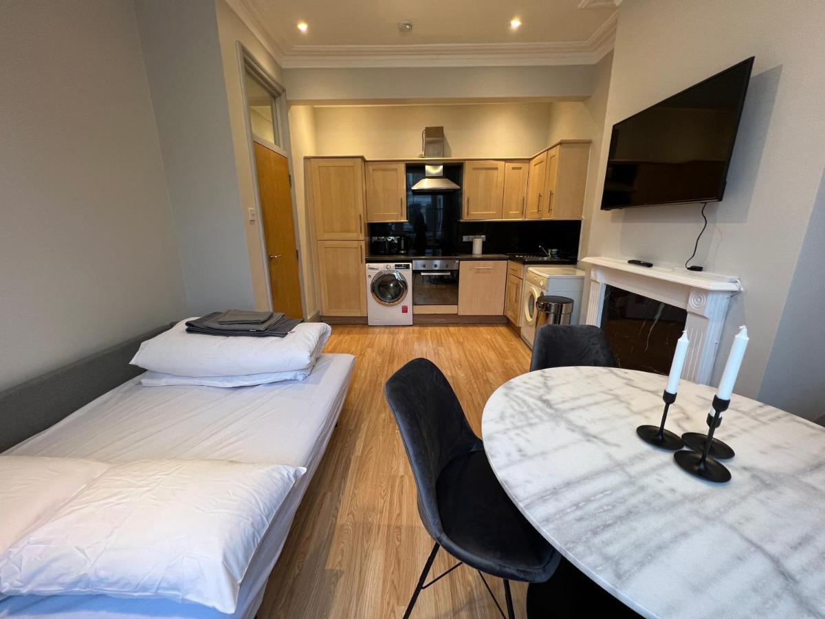 Lovely 2-Bedroom Victorian Flats 런던 외부 사진